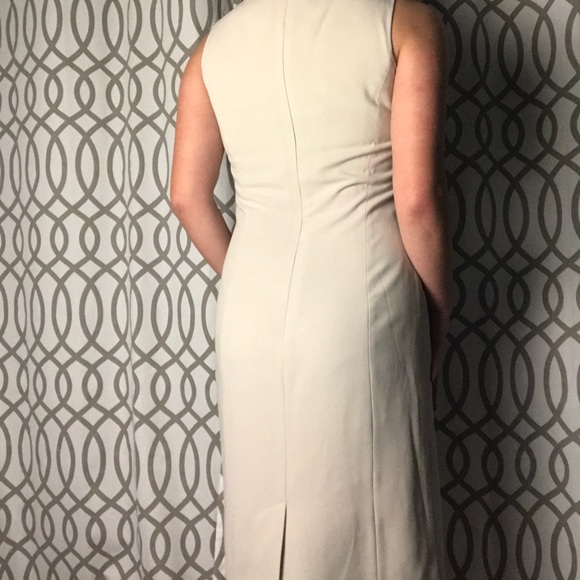 Cream sophisticated knee-length dress - Picture 4 of 7